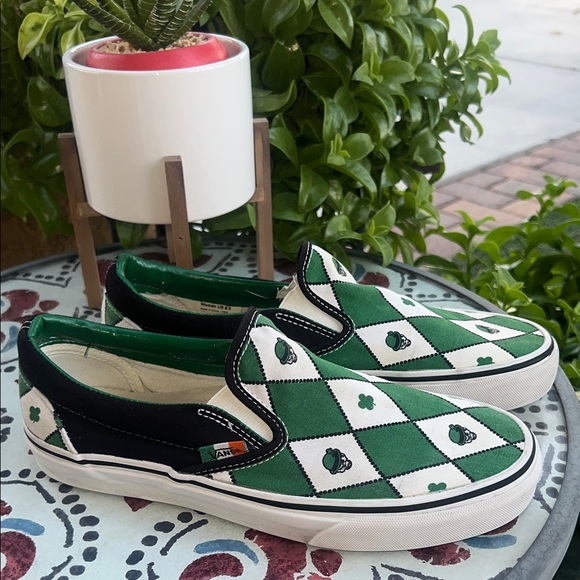 Vans Irish Classic Slip On St Patricks Leprechaun Skull Skater RARE W Size 8.5 - Picture 1 of 9